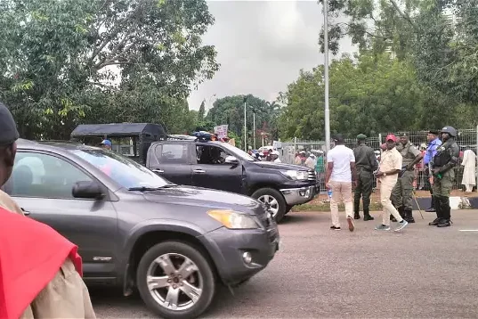 Police Stop SSANU, NASU From Protesting Four Months Unpaid Salaries In Abuja