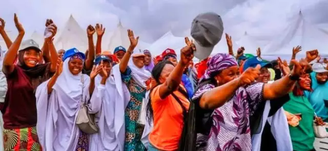 Adamawa Civil Servants Jubilate As They Receive August Salaries With N70k New Minimum Wage Adamawa Civil Servants Jubilate As They Receive August Salaries With N70k New Minimum Wage