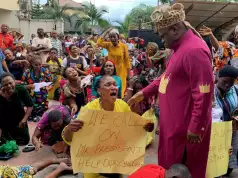 Parents Stage Peaceful Protest At Apostle Chibuzor’s Home After Invalidation Of Certificates From Benin Republic Varsity (Photos) Parents Stage Peaceful Protest At Apostle Chibuzor's Home After Invalidation Of Certificates From Benin Republic Varsity