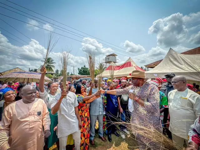 Deputy Speaker Kalu Embarks On Ward Tour, Offers Scholarships To Constituents As More People Join Abia APC (Photos) Deputy Speaker Kalu Embarks On Ward Tour, Offers Scholarships To Constituents As More People Join Abia APC (Photos)