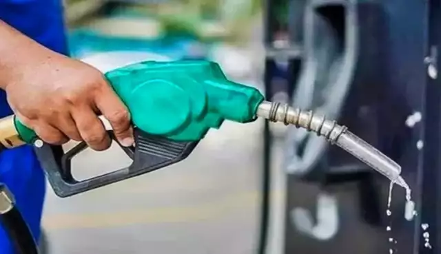 NNPC Stations ‘Jerks Up’ Petrol Pump Price To N855/Litre Petrol Pump Price Nears N1,000/litre In Abuja, Others