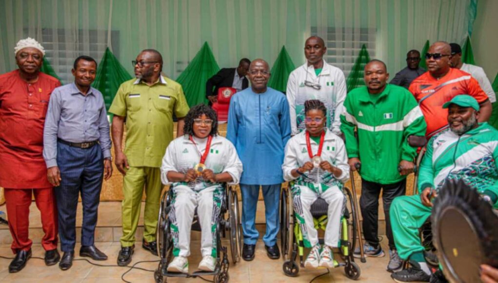 Governor Otti Employs 15 Abia Athletes, Cash Rewards (PHOTOS)