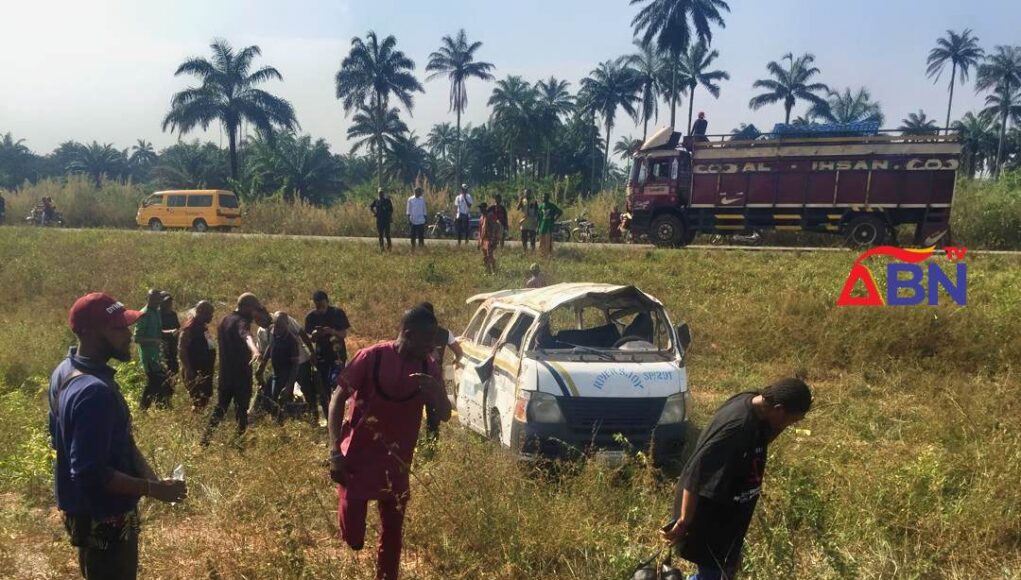 Bus Passengers Cheat Death As Tyre Bursts On Enugu-Port Harcourt Express Road In Abia (Photos)