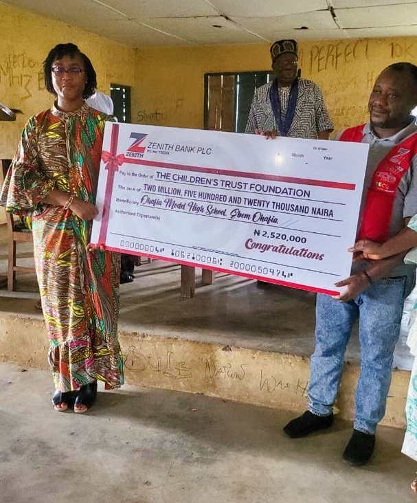 Foundation Donates Over N2.5m For WAEC Registration Of 63 Students In Ohafia (Photos)