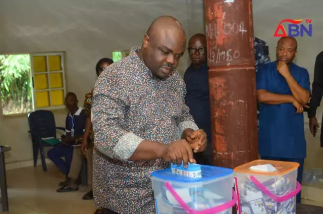 Abia LG Election: ZLP Chairmanship Candidate Isialangwa South, Nwogwugwu Casts His Vote (Photos) Abia LG Election: Nwogwugwu Casts His Vote, Inspiring Others To Exercise Their Civic Duty (Photos)