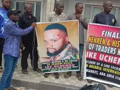 Traders Protest Over Death Of Member In Ariaria Aba Re-modelled Shop Dispute (Photos) Traders Protest Over Death Of Member In Ariaria Aba Re-modelled Shop Dispute (Photos)