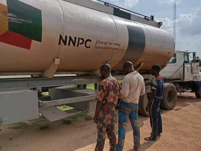 NSCDC Nabs NNPCL Truck Driver For Allegedly Diverting 10,000 Liters Fuel