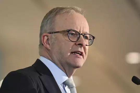 Australian Gov’t Set To Prohibit Social Media Access For Minors Under 16 Australian Gov’t Set To Prohibit Social Media Access For Minors Under 16