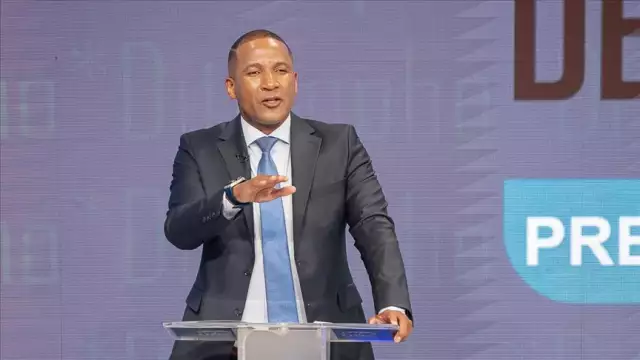 Botswana Swears In New President, Takes Oath In ‘New Dawn’ Botswana Swears In New President, Takes Oath In ‘New Dawn’