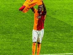 Ferdinand Urges United To Sign Osimhen Galatasary To Sign Osimhen After Saudi Rejection