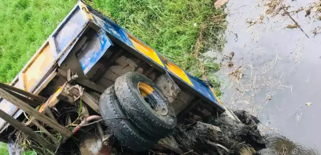 LASEMA Saves Four In Lagos Car Accident LASEMA Saves Four In Lagos Car Accident