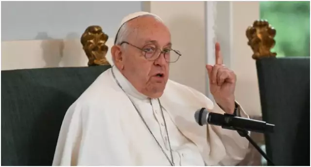 Pope Cautions Against Fake News, AI, Mind Manipulation Pope Cautions Against Fake News, AI, Mind Manipulation