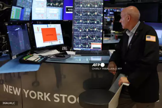 Stocks Surge As US Inflation Data Eases Pressure Stocks Surge As US Inflation Data Eases Pressure