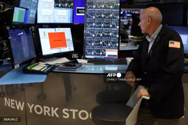 Stocks Surge As US Inflation Data Eases Pressure Stocks Surge As US Inflation Data Eases Pressure