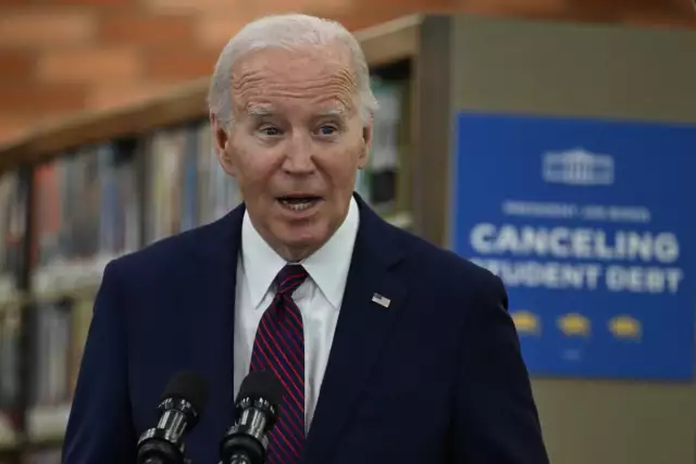 Biden Sets Record, Grants Clemency To 2,500 People Biden Sets Record, Grants Clemency To 2,500 People