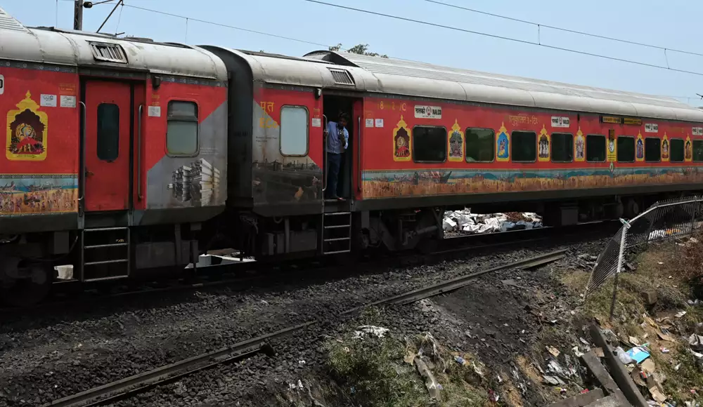 Train Kills 11 Passengers In India