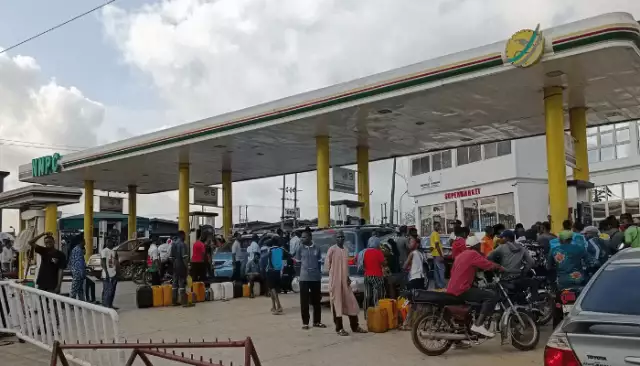 NNPCL Hikes Petrol Price To N990 In Abuja, N965 In Lagos NNPCL Hikes Petrol Price To N990 In Abuja, N965 In Lagos