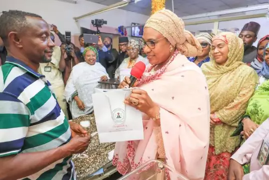 First Lady Welcomes First Baby Of The Year First Lady Welcomes First Baby Of The Year