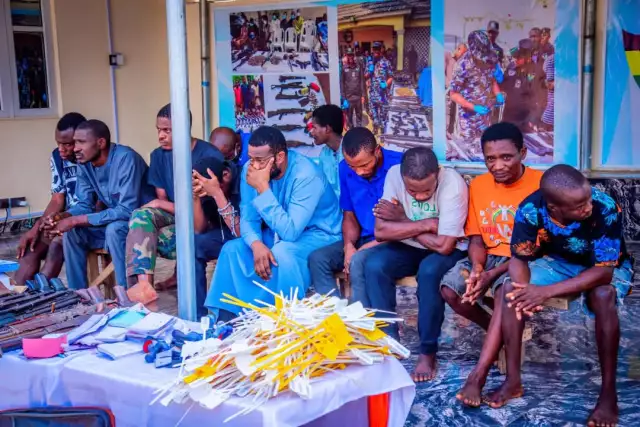 Police Crack Down On Criminal Syndicates, Recover 134 Firearms, Rescue 302 Kidnap Victims (Photos, Video) Police Crack Down On Criminal Syndicates, Recover 134 Firearms, Rescue 302 Kidnap Victims (Photos, Video)