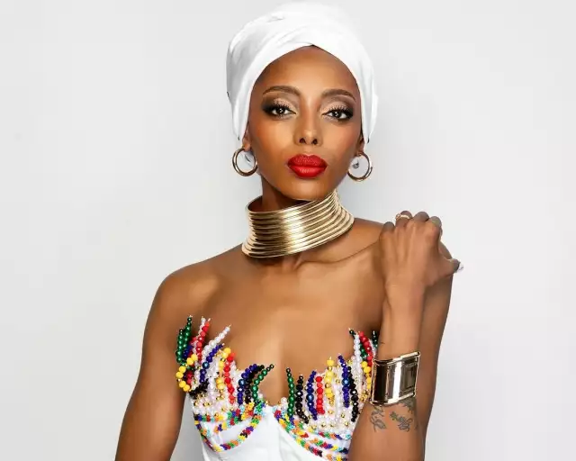 South Africa’s Tshego Gaelae Wins Mrs. World Title South Africa’s Tshego Gaelae Wins Mrs. World Title