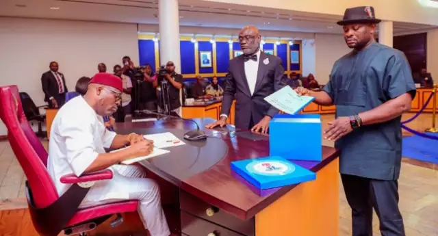 Fubara Signs ₦1.1trn Rivers 2025 Budget Into Law, Says Only One House Of Assembly Exists