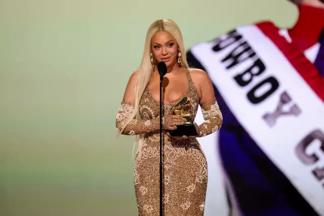 Beyoncé Makes Grammy History As First Black Woman To Win Best Country Album Beyoncé Makes Grammy History As First Black Woman To Win Best Country Album