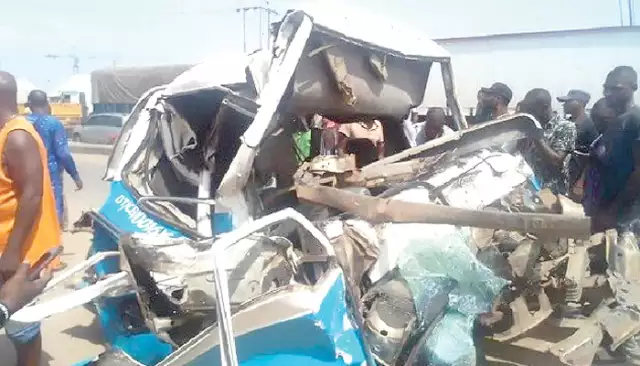 Tragic Crash On Lagos-Ibadan Expressway Leaves Four Dead, Nine Injured Tragic Crash On Lagos-Ibadan Expressway Leaves Four Dead, Nine Injured