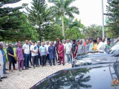 Gov Otti Donates 24 Roxettes Vans To Abia Lawmakers, Pledges Continued Support For Indigenous Manufacturers Governor Otti Donates 24 Roxettes Vans to Abia Lawmakers To Boost Legislative Performance (Photos)