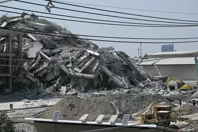 Many Feared Dead As Earthquake Strikes Myanmar, Tremor Felt In Thailand Many Feared Dead As Earthquake Strikes Myanmar, Tremor Felt In Thailand