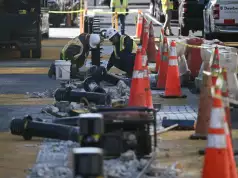 Black Lives Matter Mural Removed From US Capital Amid Trump’s Pressure Black Lives Matter Mural Removed From US Capital Amid Trump’s Pressure