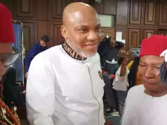 IPOB Leader, Nnamdi Kanu Arrives Court To Challenge Alleged Injustice (VIDEO) IPOB Leader, Nnamdi Kanu Arrives Court To Challenge Alleged Injustice (VIDEO)