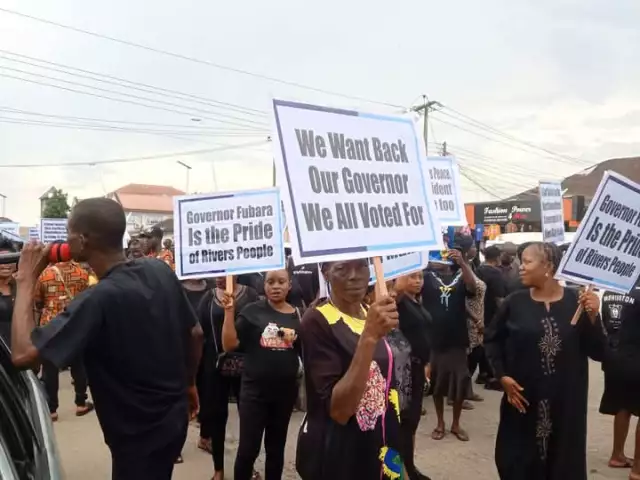 Pro-Fubara Supporters Rally In Rivers, Urge Immediate Reinstatement Pro-Fubara Demonstrators Rally In Rivers, Urge Immediate Reinstatement