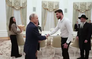 Putin Meets With Freed Russian-Israeli Hostages