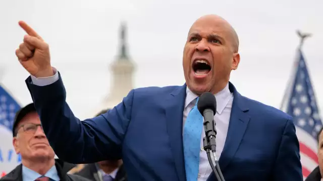 US Senator Cory Booker Sets Senate Record With 25-Hour Longest Speech US Senator Cory Booker Sets Senate Record With 25-Hour Longest Speech