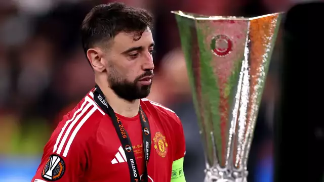 Bruno Fernandes Offers To Leave Manchester United Amid Calls For Club Rebuild Bruno Fernandes Offers To Leave Manchester United Amid Calls For Club Rebuild