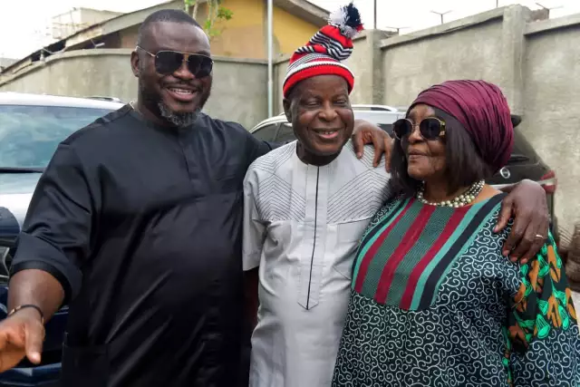 Ex-IGP Okiro Joins Mayor Igbokwe, Others Pay Final Respects To Businessman Philip Ndudim (Photos) Ex-IGP Okiro Joins Mayor Igbokwe, Others Pay Final Respects To Businessman Philip Ndudim (Photos)