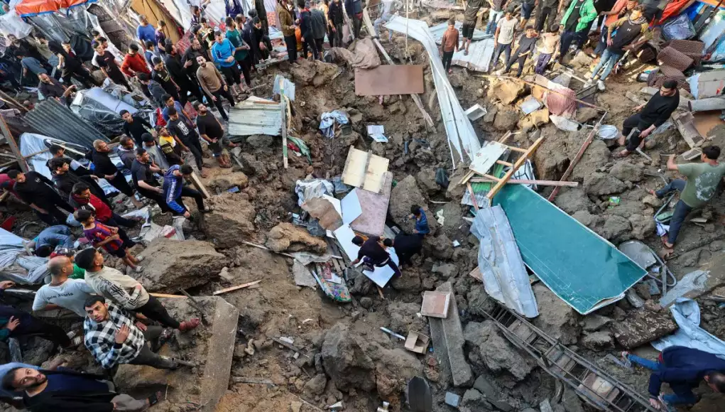 Israeli Airstrikes Kill 11 in Gaza, Including 8 From One Family