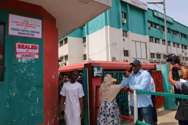 FCTA Seals PDP National Secretariat Over Unpaid Ground Rent FCTA Seals PDP National Secretariat Over Unpaid Ground Rent