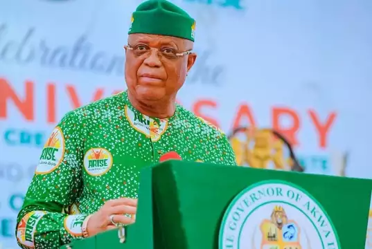 Akwa Ibom Gov Defects From PDP To APC Akwa Ibom Gov Defects From PDP To APC