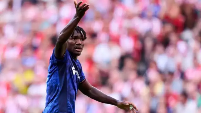 Everton Set To Sign Uche Everton To Sign Uche