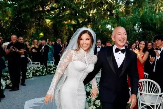 Amazon’s Jeff Bezos Weds Lauren Sanchez In Star-Studded Italian Cremony Amazon's Jeff Bezos Weds Lauren Sanchez In Star-Studded Italian Cremony