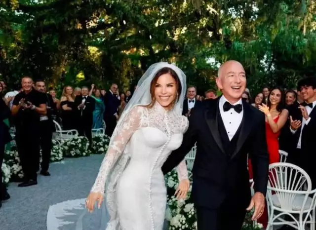 Amazon’s Jeff Bezos Weds Lauren Sanchez In Star-Studded Italian Cremony Amazon's Jeff Bezos Weds Lauren Sanchez In Star-Studded Italian Cremony