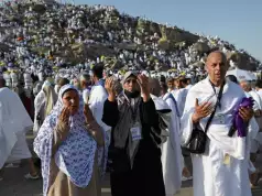 Hajj Reaches Climax As Pilgrims Pray At Mount Arafat