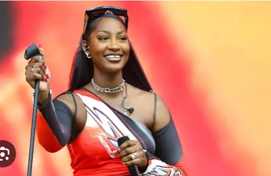 Tems Named Africa’s Best-Selling Female Artist Tems Named Africa’s Best-Selling Female Artist