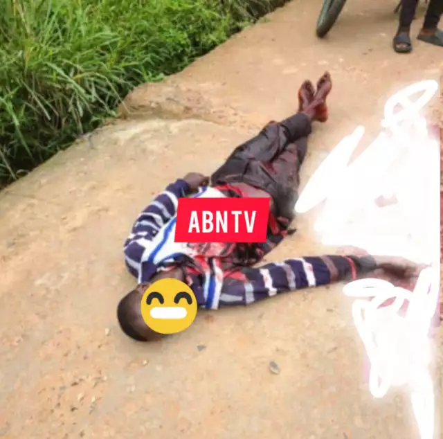 Okada Rider Shot Dead By Escaping Armed Robbers Near Abia University (Video) Okada Rider Shot Dead By Escaping Armed Robbers Near Abia University (Video)
