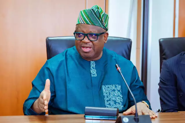 Gov Mutfwang’s Dumps PDP For APC Gov Mutfwang Dumps PDP For APC