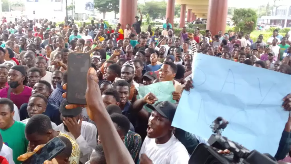 Poly Ibadan Students Stage Protest Against Institution’s Renaming