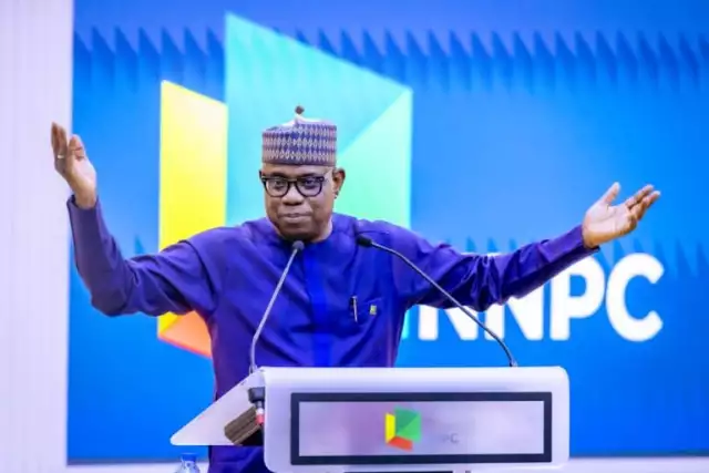 DSS, EFCC Urges Online News Outlet To Retract Report On Ojulari’s Resignation DSS, EFCC Urges Online News Outlet To Retract Report On Ojulari's Resignation