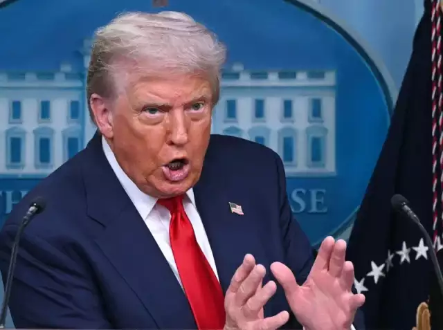 Naira, Stocks Weakens After Trump’s Military Threat Naira, Stocks Weakens After Trump’s Military Threat