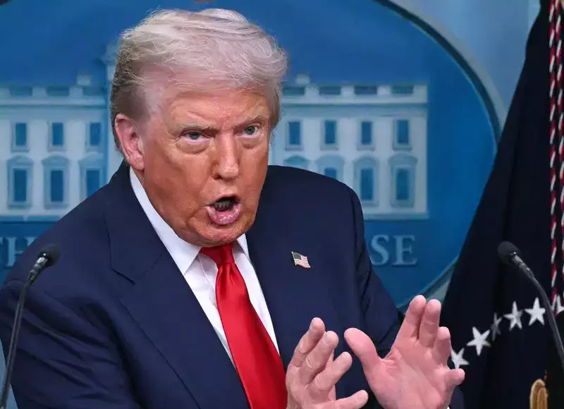 Naira, Stocks Weakens After Trump’s Military Threat